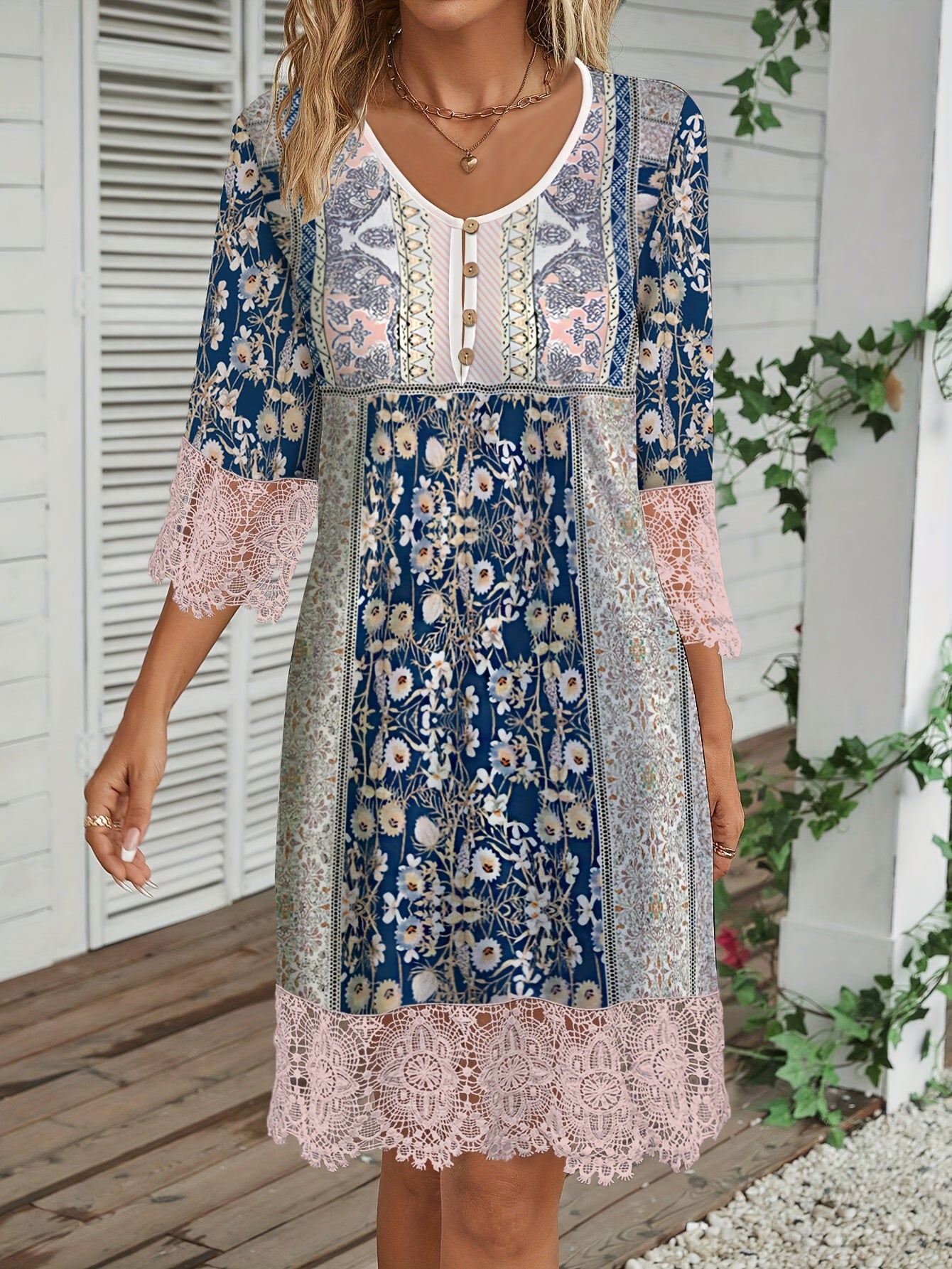 Robe Élégante à Fleurs avec Dentelle