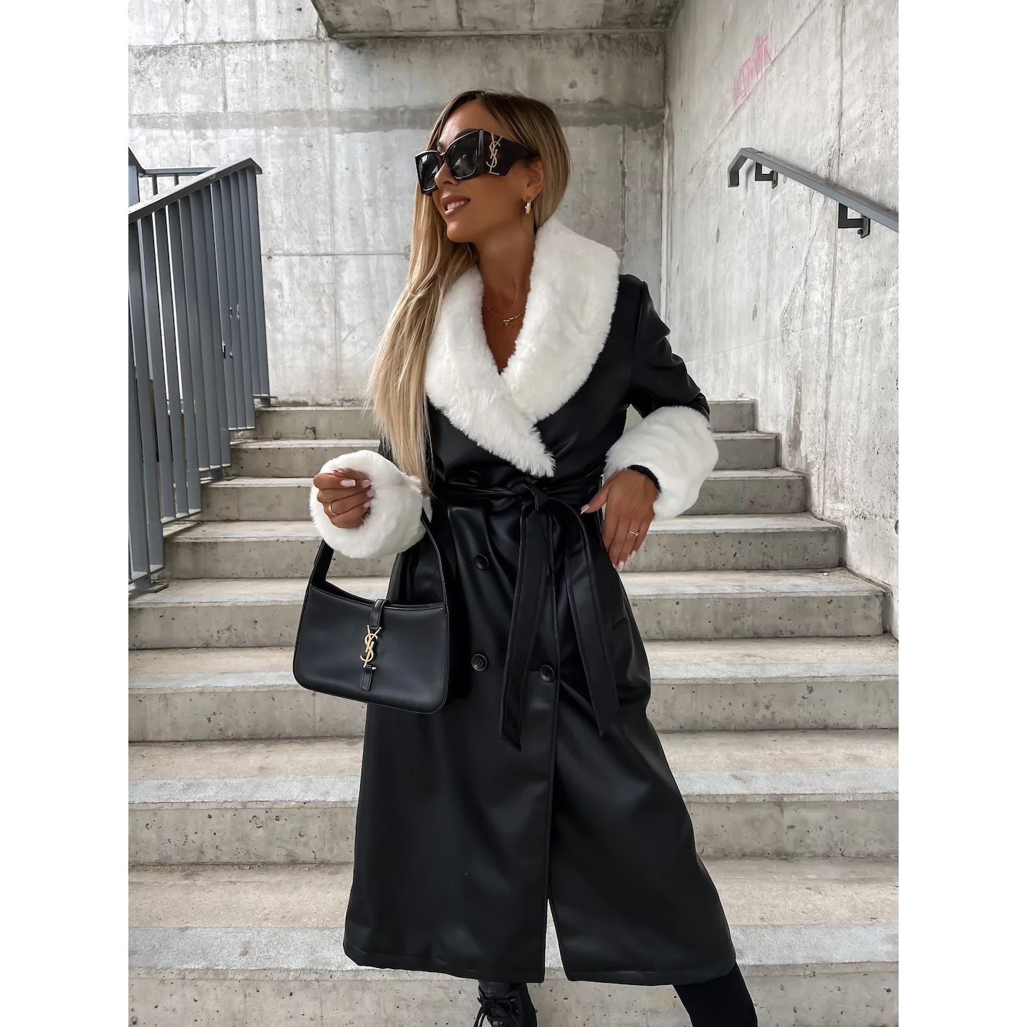 Manteau en cuir ample à lacets