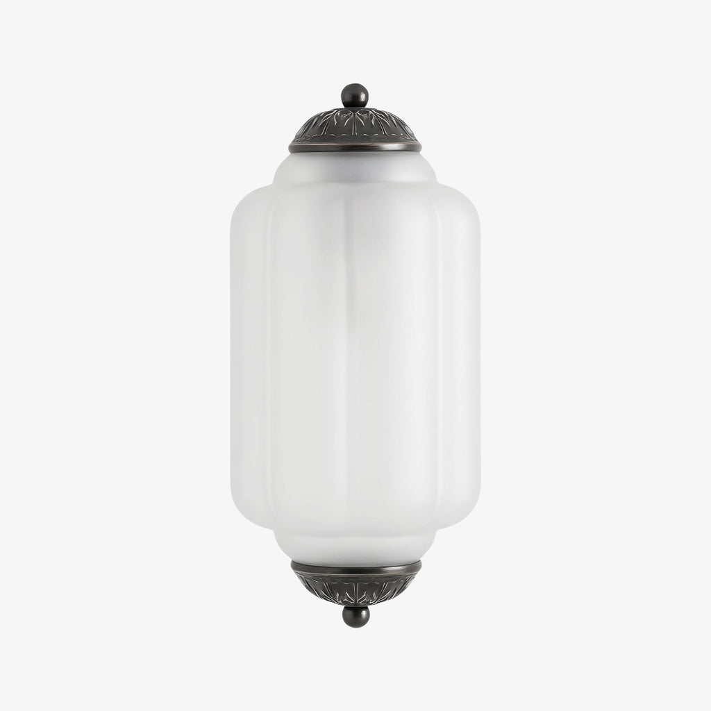 Væglampe i mælkehvidt glas til soveværelset eller gangen i skandinavisk stil