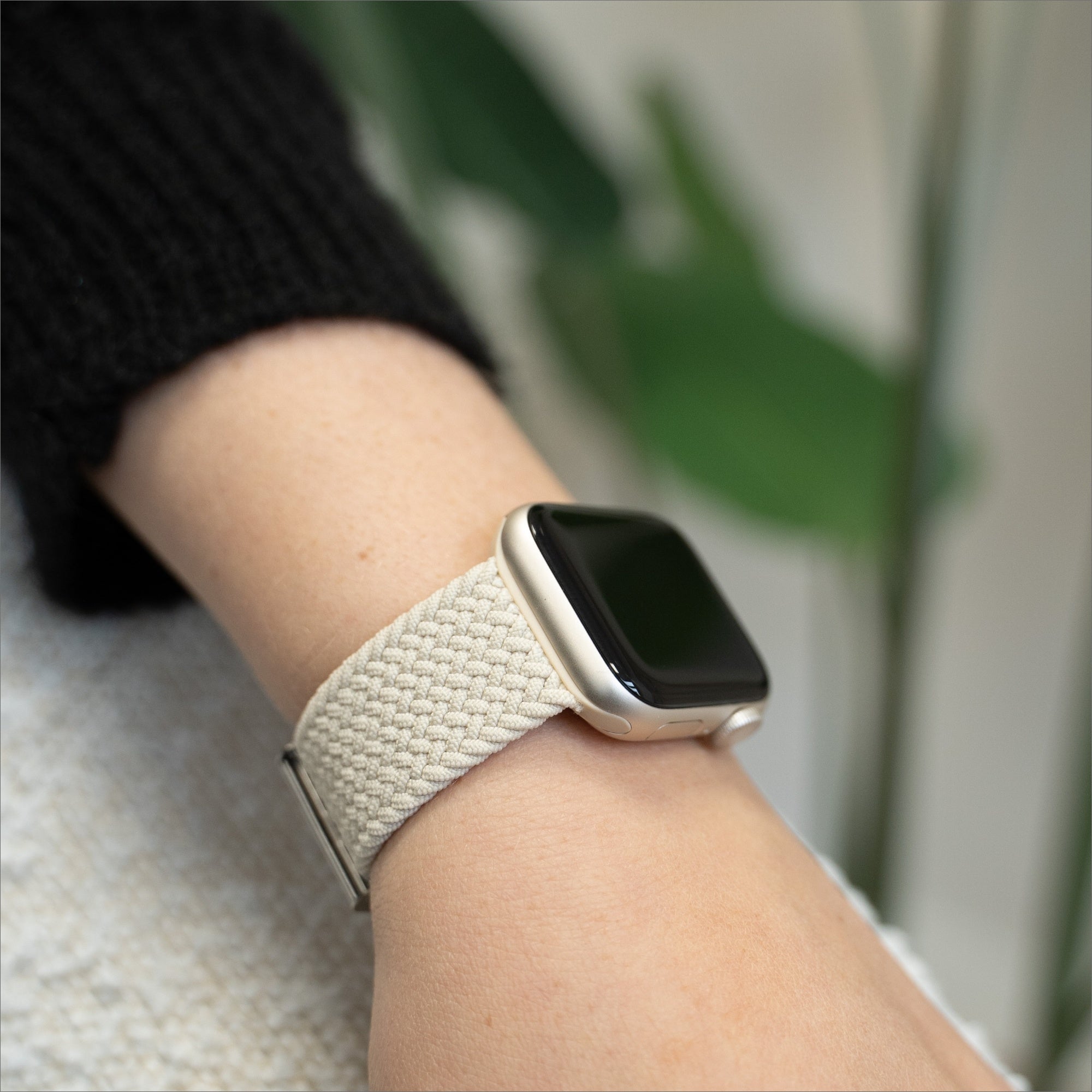 Cinturino intrecciato per Apple Watch — color galassia, chiusura con clip sicura