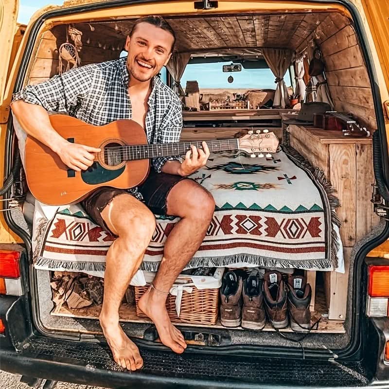 שמיכת ז׳קארד בסגנון דרום-מערב ארה״ב של BohoLiving — לפיקניק, לקמפינג ולנוי[curtailed]