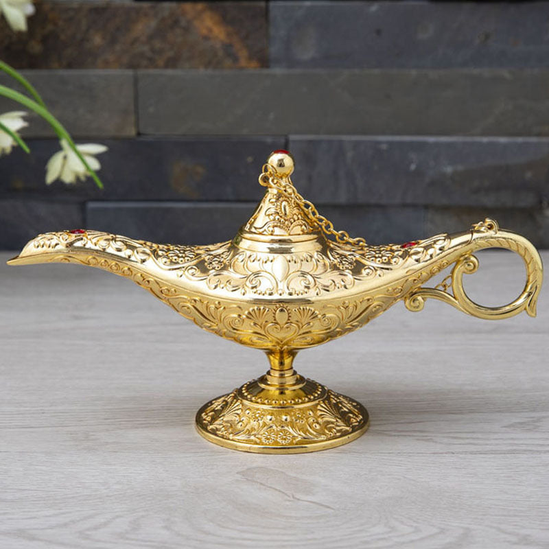 Aladdins Wunderlampe — Orientalische Dekoration mit künstlerischer 3D-Prägung und Vintage-Details
