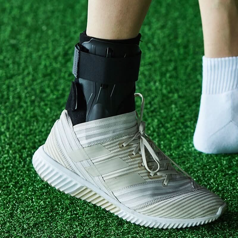 Suporte de tornozelo ergonómico e estável — design com estabilizador duplo, contorno Grip Tech