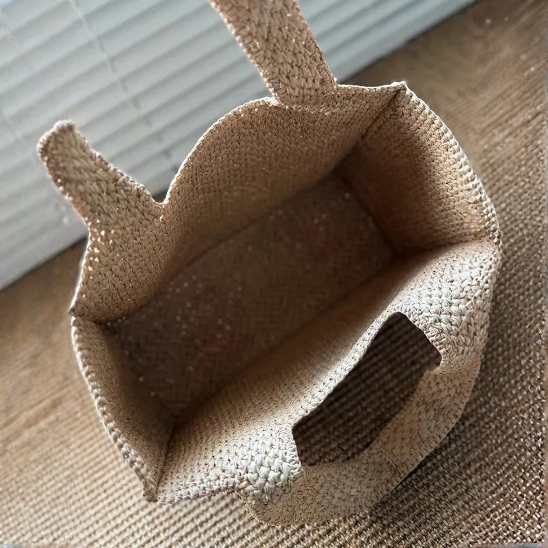 COASTWEAVE Handgemaakte geweven raffia-draagtas — emmermodel
