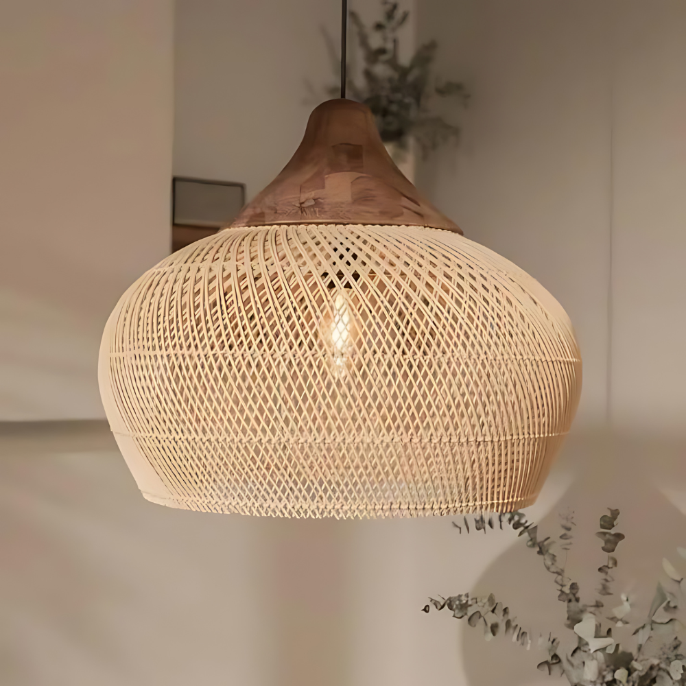 Kevara handgewebte Rattan-Pendelleuchte für Boho-Dekor, Deckenlampe und natürlicher Schirm