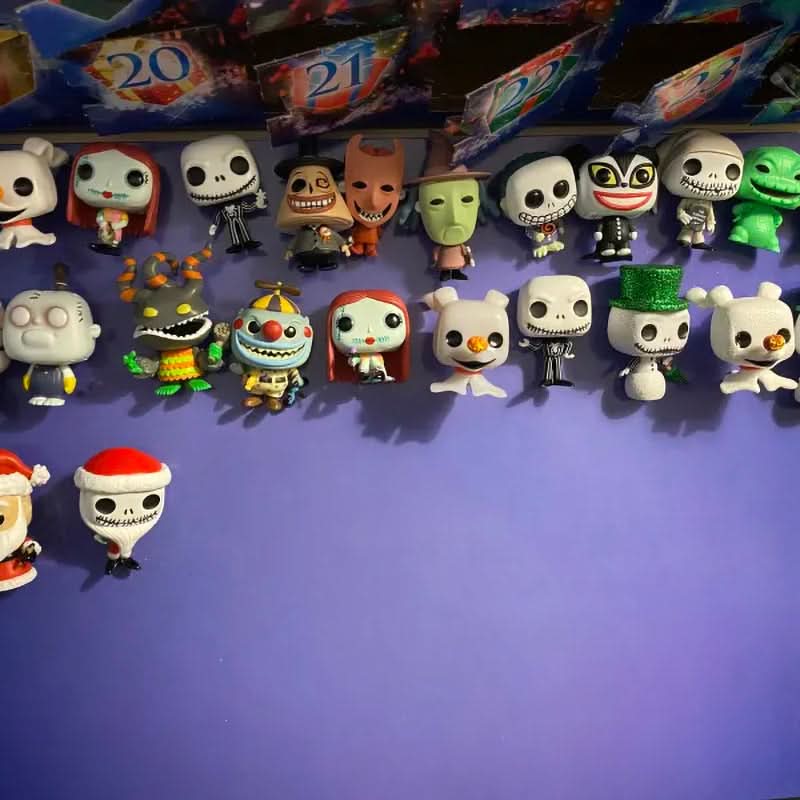 NIGHTMAREJOY 24 figurás Pocket Pops adventi naptár — hátborzongató karácsonyi visszaszámláló dekoráció