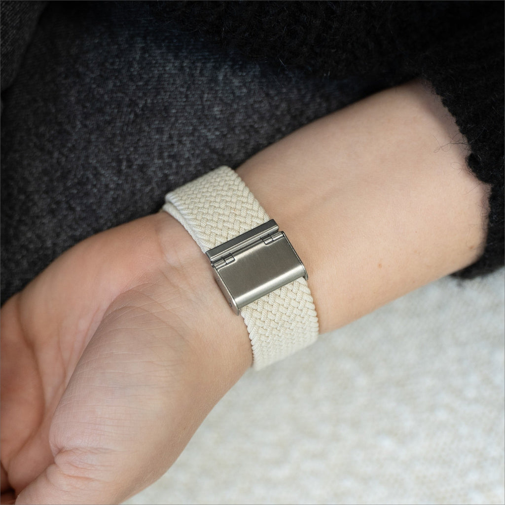 Cinturino intrecciato per Apple Watch — color galassia, chiusura con clip sicura