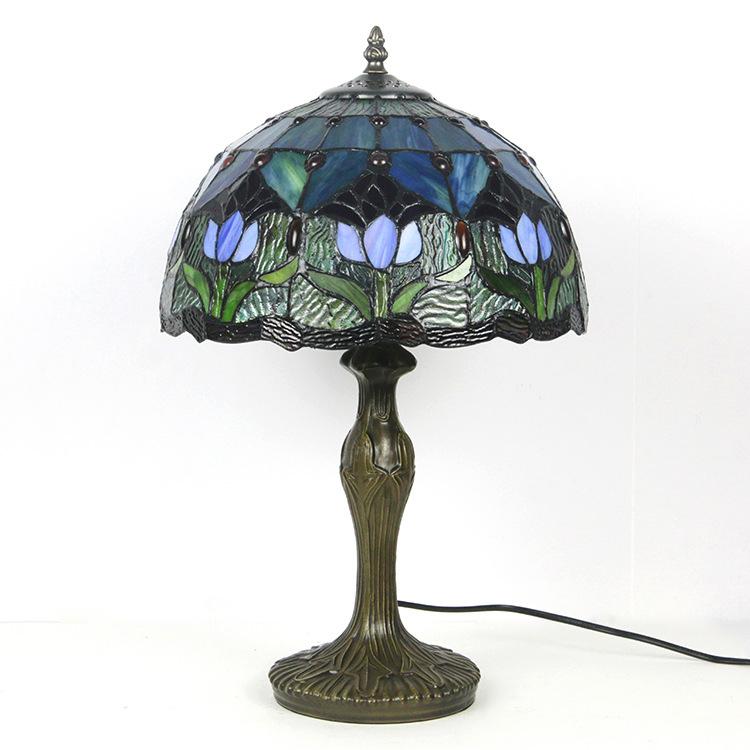 Tiffany Stained Glass Table Lamp, Classic Design, 45cm, E26, Glass And Metal, Living Room