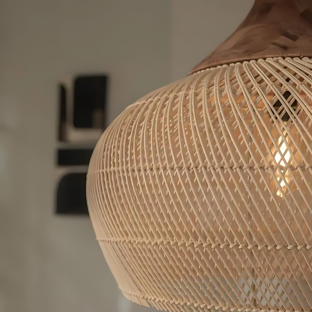 Kevara handgewebte Rattan-Pendelleuchte für Boho-Dekor, Deckenlampe und natürlicher Schirm