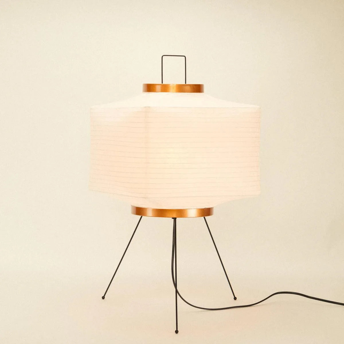 Stojací lampa Akari z rýžového papíru s geometrickým japonským designem, bílá