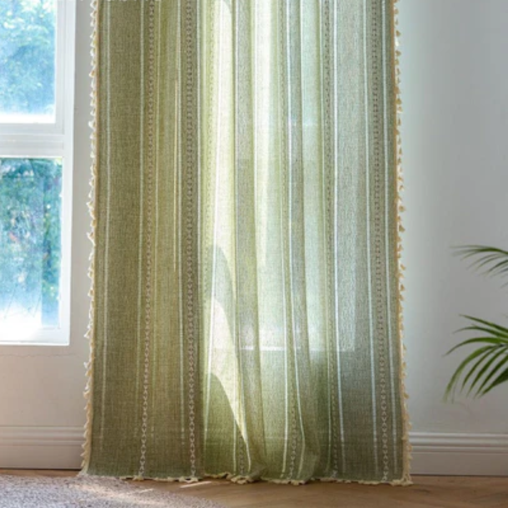 Tende trasparenti verde salvia LioraNest — Ricami a righe, bordi con nappe e design filtrante