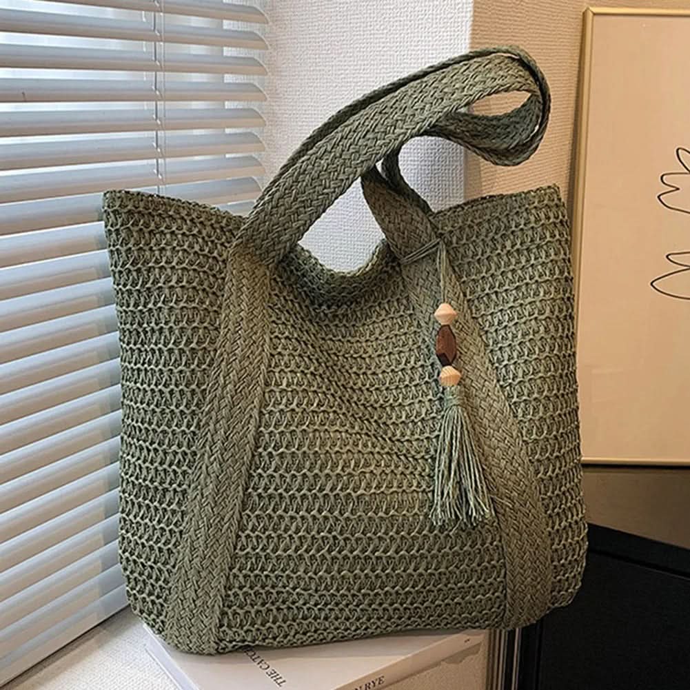 BOHOWEAVE Geflochtene Raffia-Tragetasche — Geräumige Schultertasche mit Quastendetail
