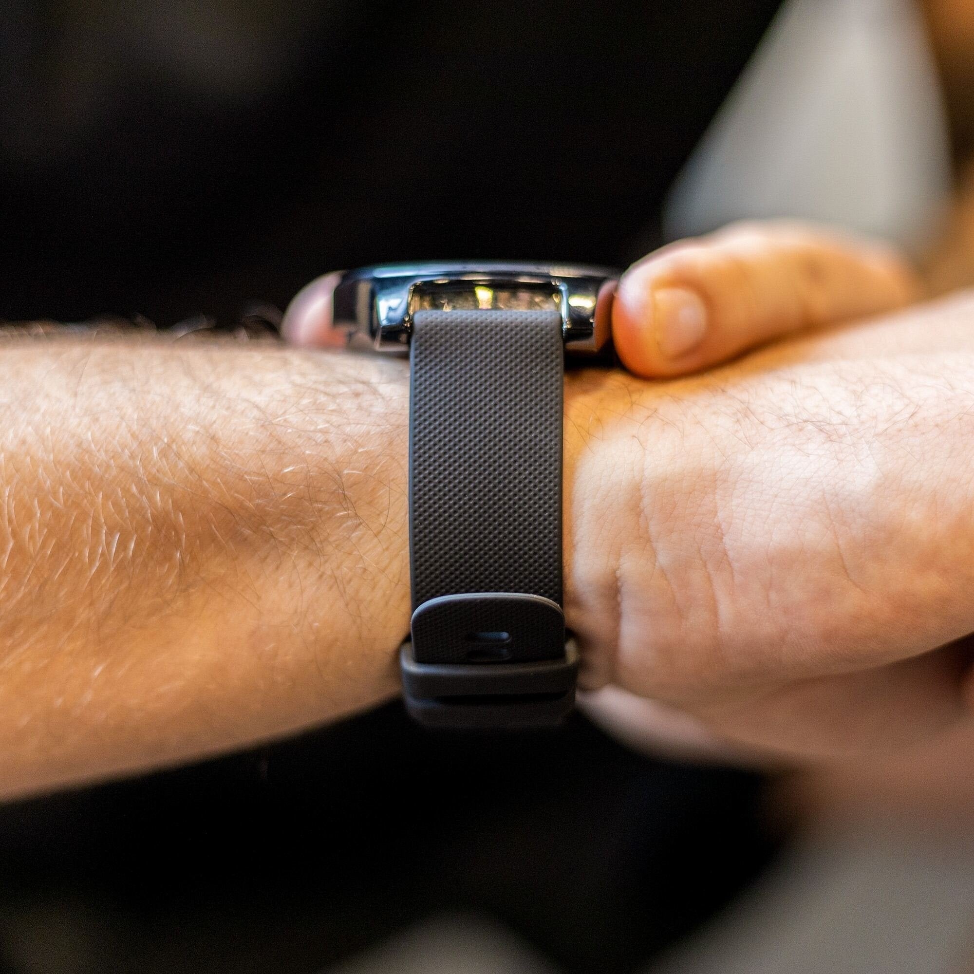 Náhradní prémiový silikonový řemínek na zápěstí Polar Ignite 2 — černý