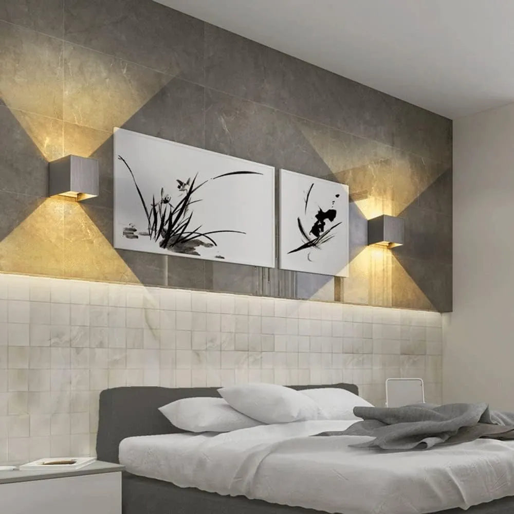 ElegantBeam Minimalist Wall Lamp For Sophisticated Illumination And Subtle Glow In Living Spaces