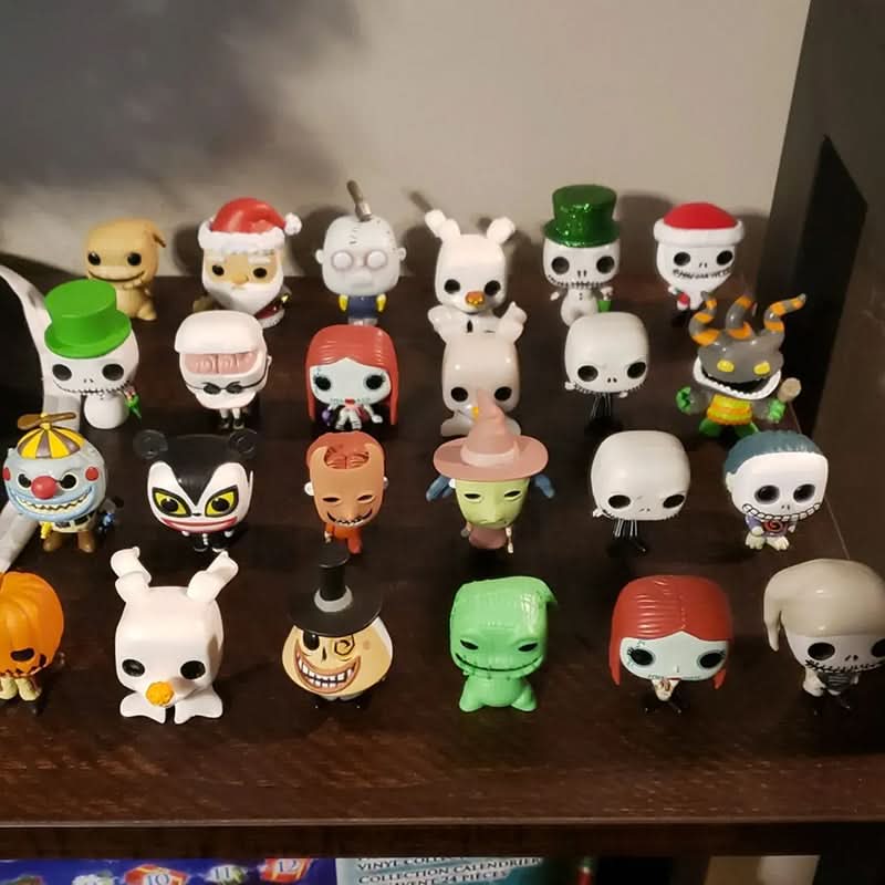 NIGHTMAREJOY 24 figurás Pocket Pops adventi naptár — hátborzongató karácsonyi visszaszámláló dekoráció