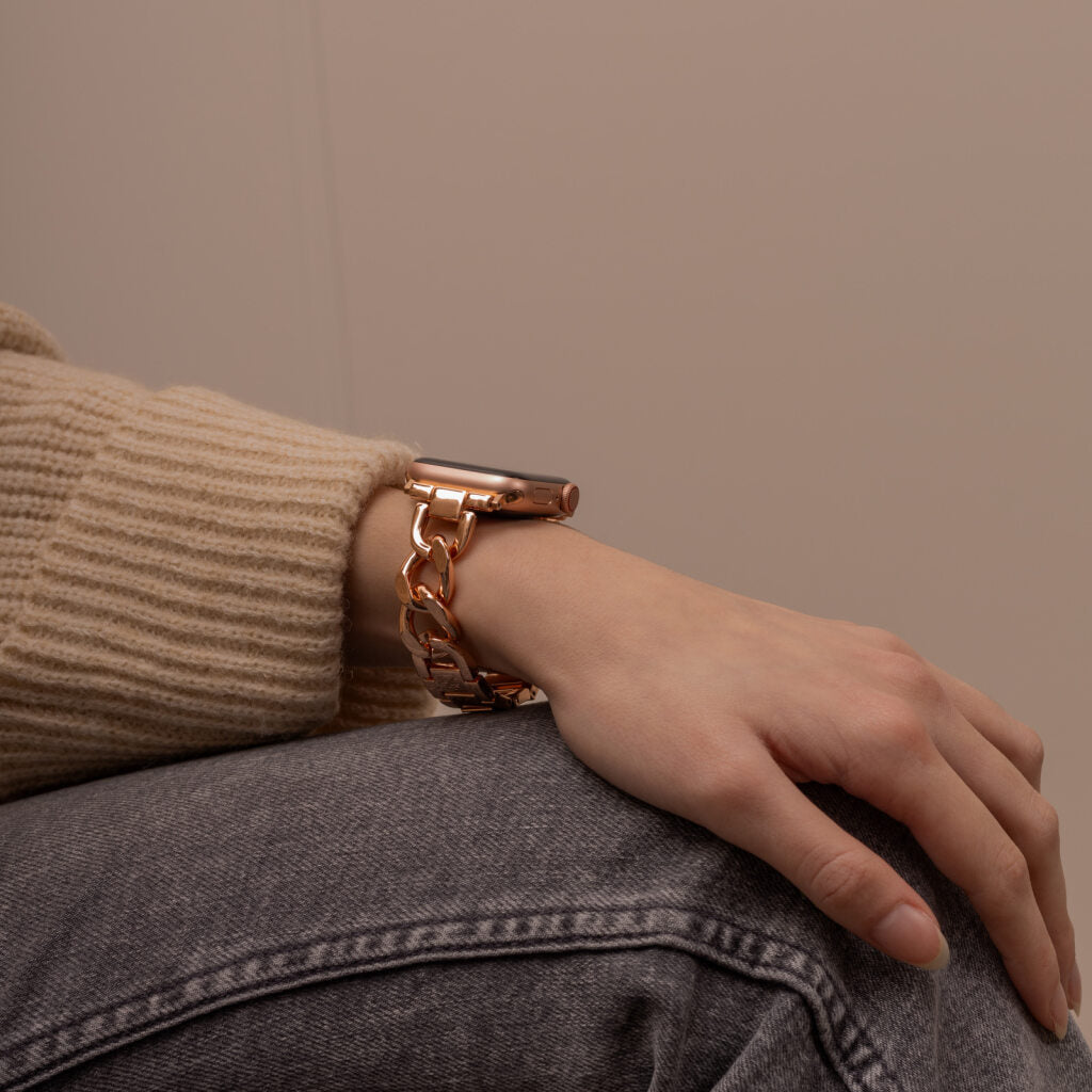 Řemínek z nerezové oceli v růžově zlaté barvě pro Apple Watch