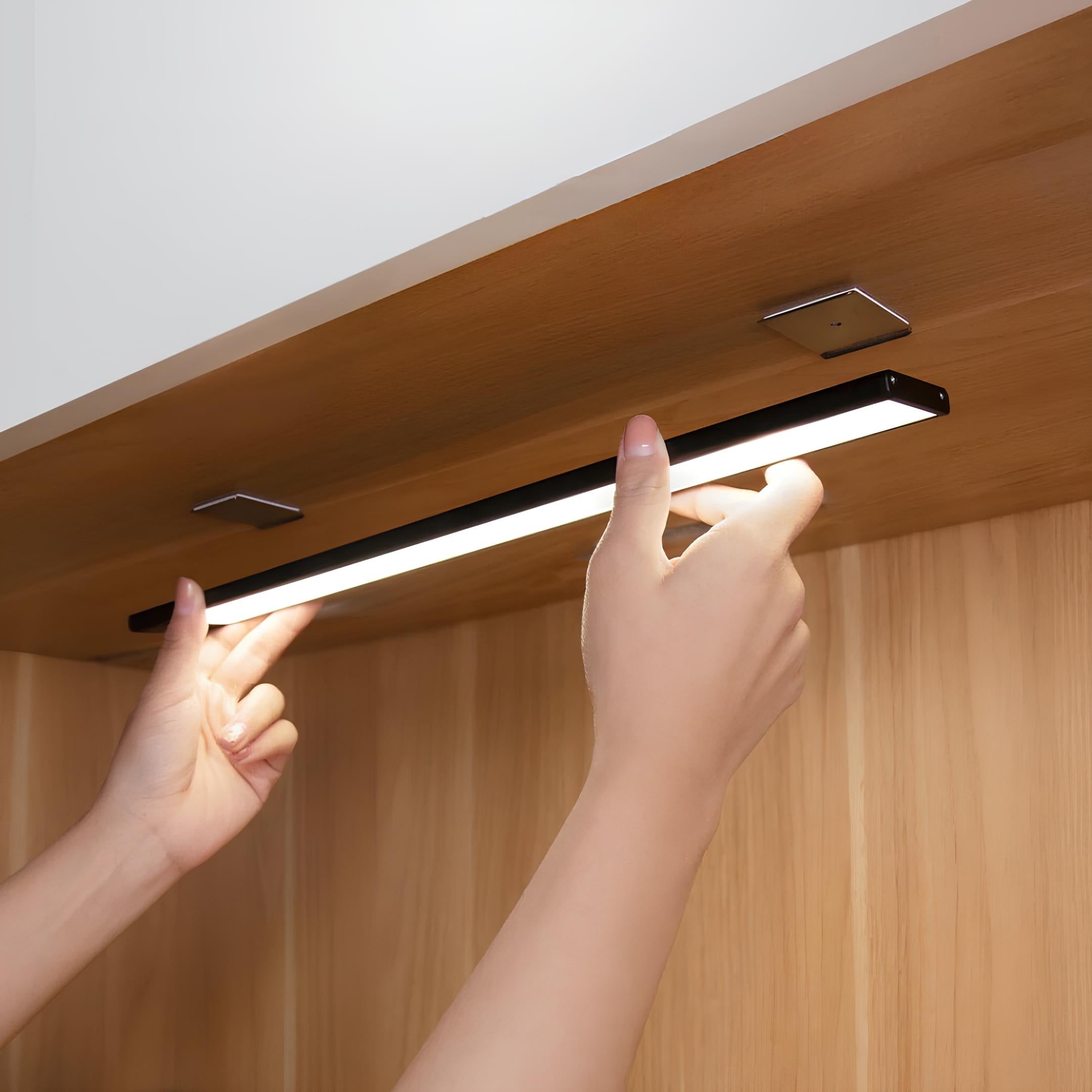Closet And Under-Cabinet LED Light With Wireless Motion Sensor For Simple Illumination