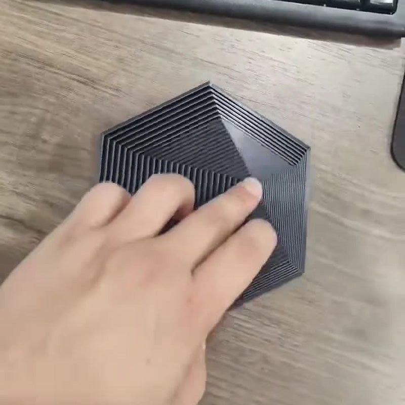 Hračka na mačkání s hexagonálními fraktálními vzory pro relaxaci a soustředění