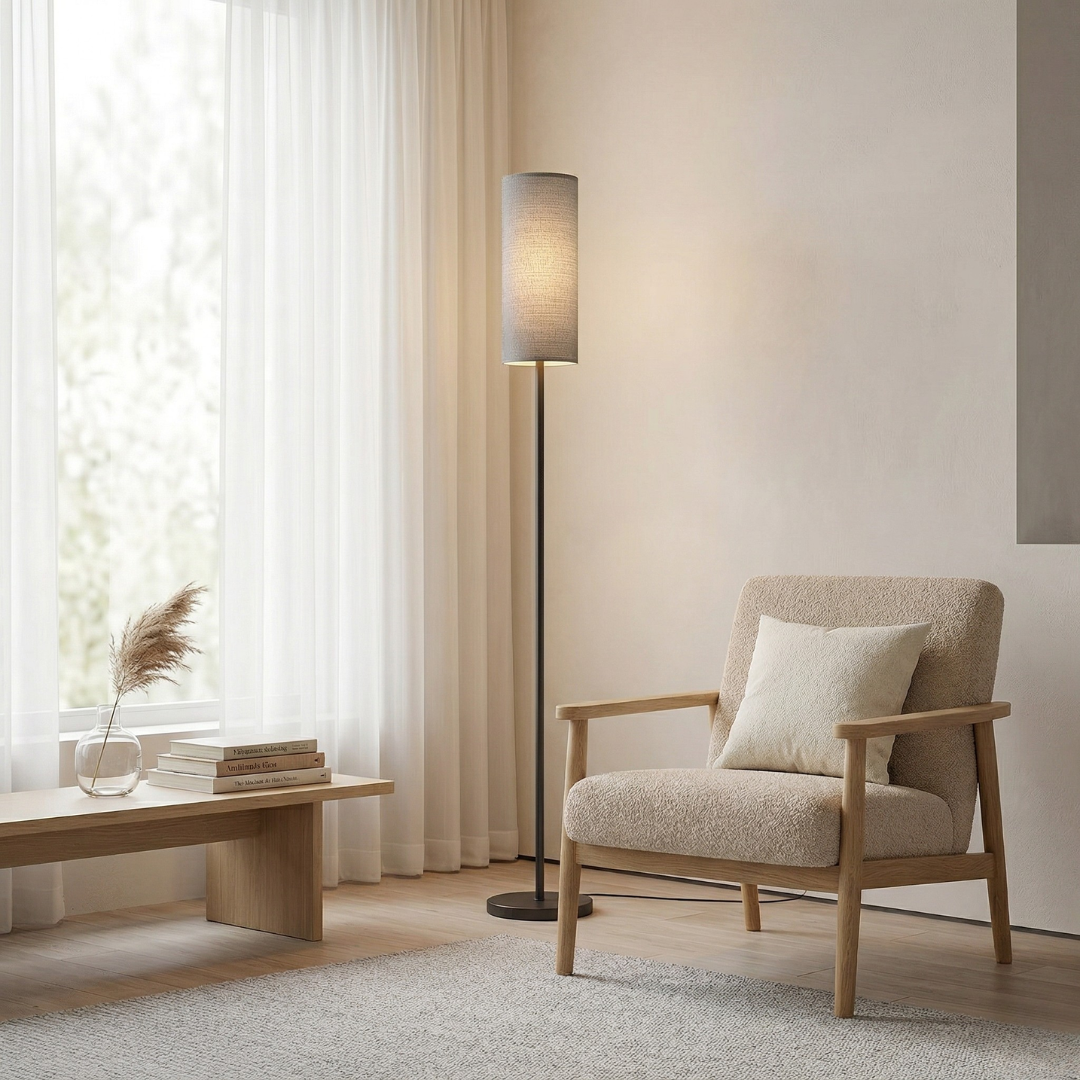 LED-Stehlampe mit drei Farbtemperaturen und praktischem Fußschalter für einfache Bedienung