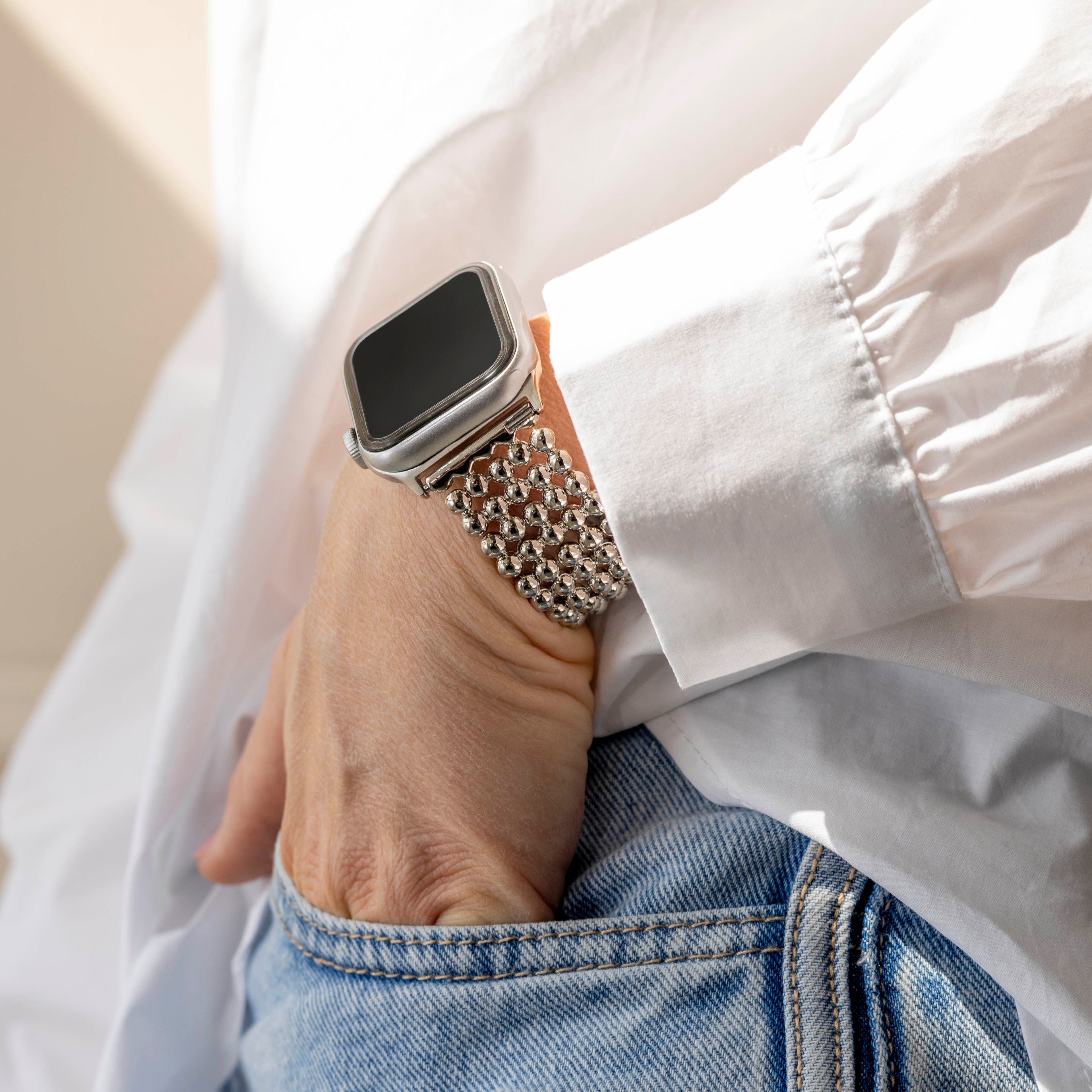 Ocelový korálkový řemínek ve stříbrném provedení pro Apple Watch