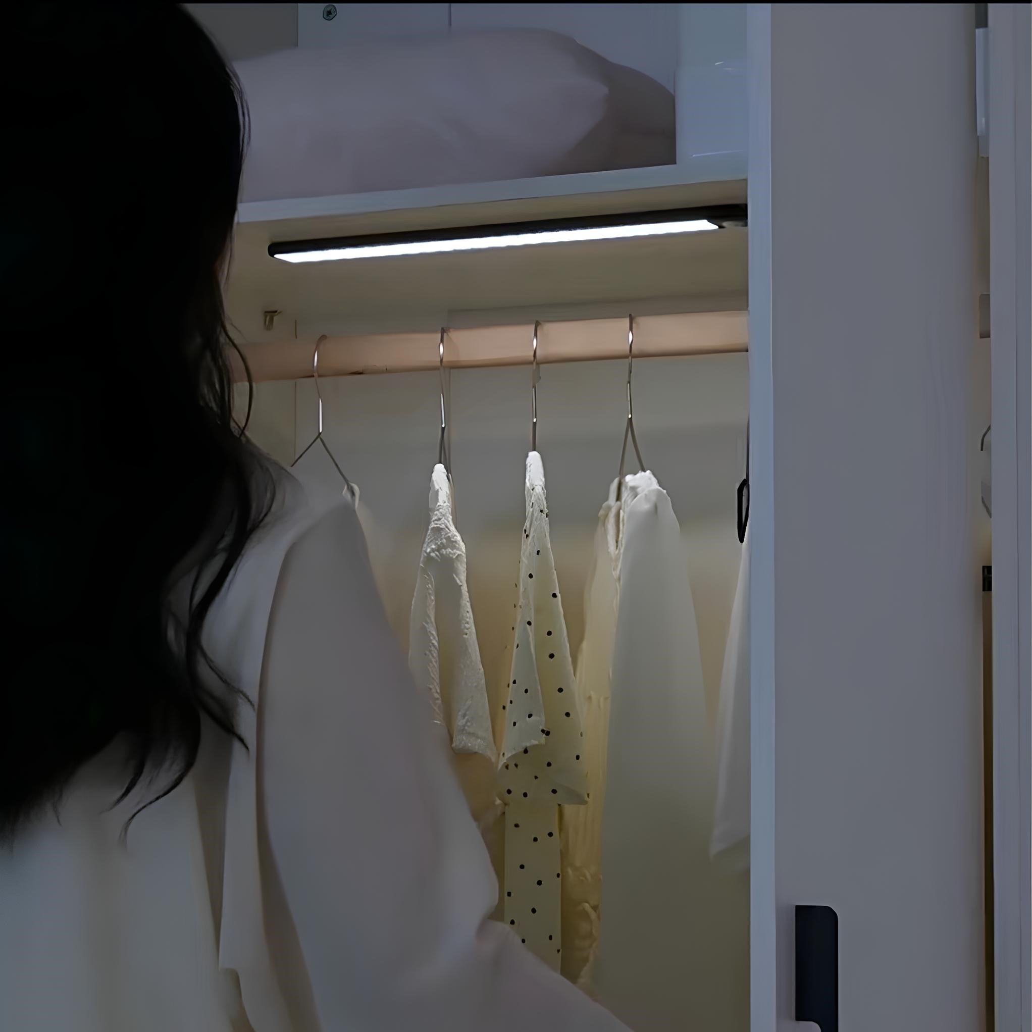 Closet And Under-Cabinet LED Light With Wireless Motion Sensor For Simple Illumination