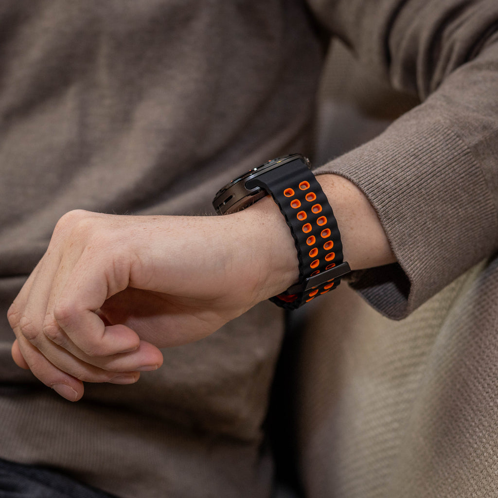 Wave Silicone Strap for Samsung Galaxy Watch Ultra — Black and Orange