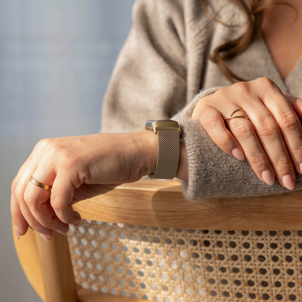 Bracelet milanais champagne pour Fitbit Charge 5