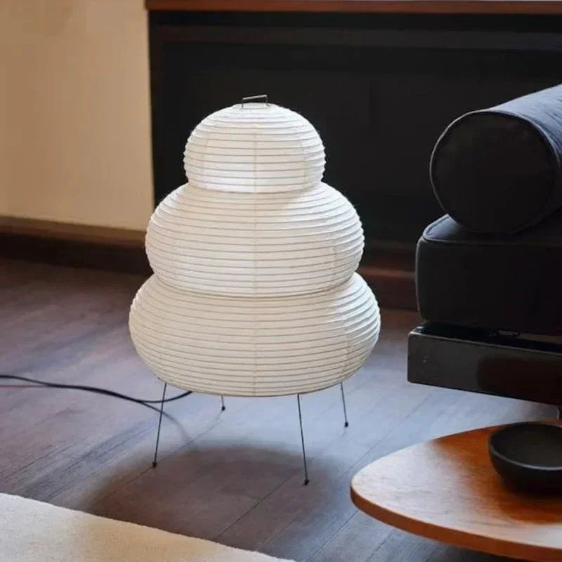 Podlahová lampa z japonského rýžového papíru washi v bílé barvě pro příjemné osvětlení obývacího pokoje a ložnice