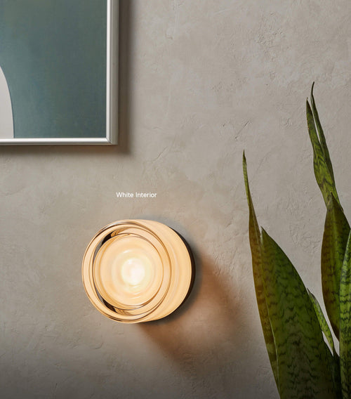 Zewnętrzna lampa ścienna Astra Ripple IP65 z kloszem z falowanego szkła do patio i przestrzeni na zewnątrz