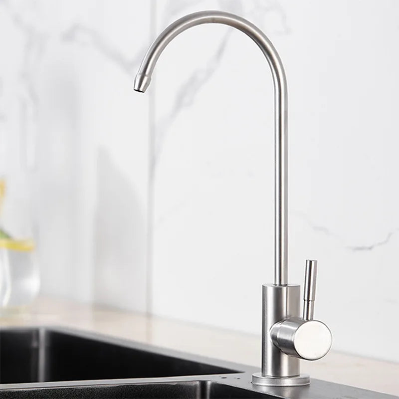 360 graden draaibare roestvrijstalen waterfilterkraan — AquaFlow