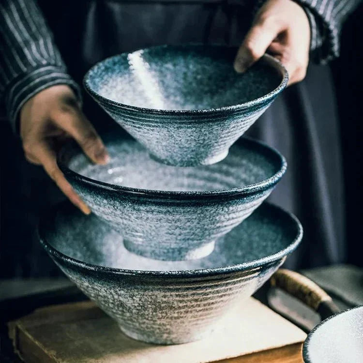 Handgefertigte japanische Keramik-Ramenschüssel aus der Artisan-Kollektion
