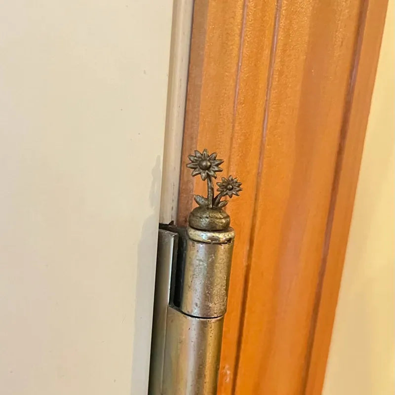 Vintage Bronze Door Hinge Art — Magnetic Design, Retro Sculptural Finish