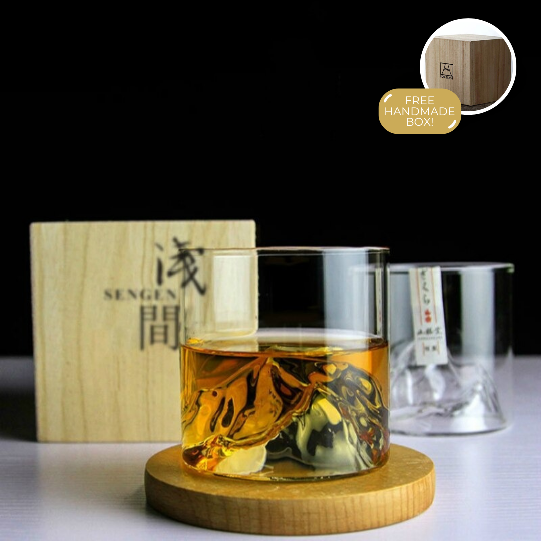 Set di due bicchieri da whiskey con rilievo montano in scatola di legno, 200 ml, design giapponese