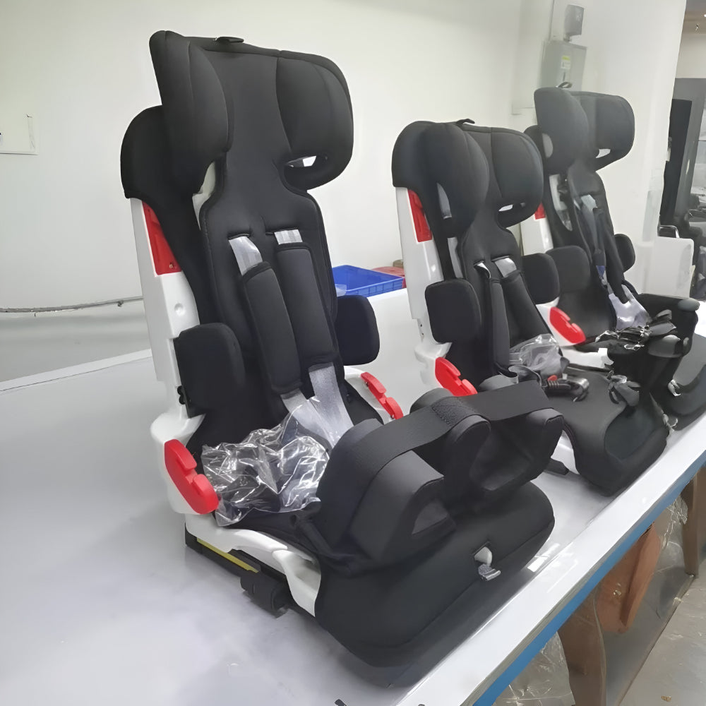 Adjustable Child Car Seat With Five-Point Harness In Black