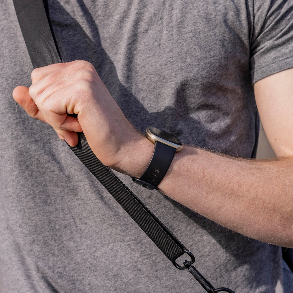 Černý originální klasický silikonový řemínek pro Fitbit Sense 2