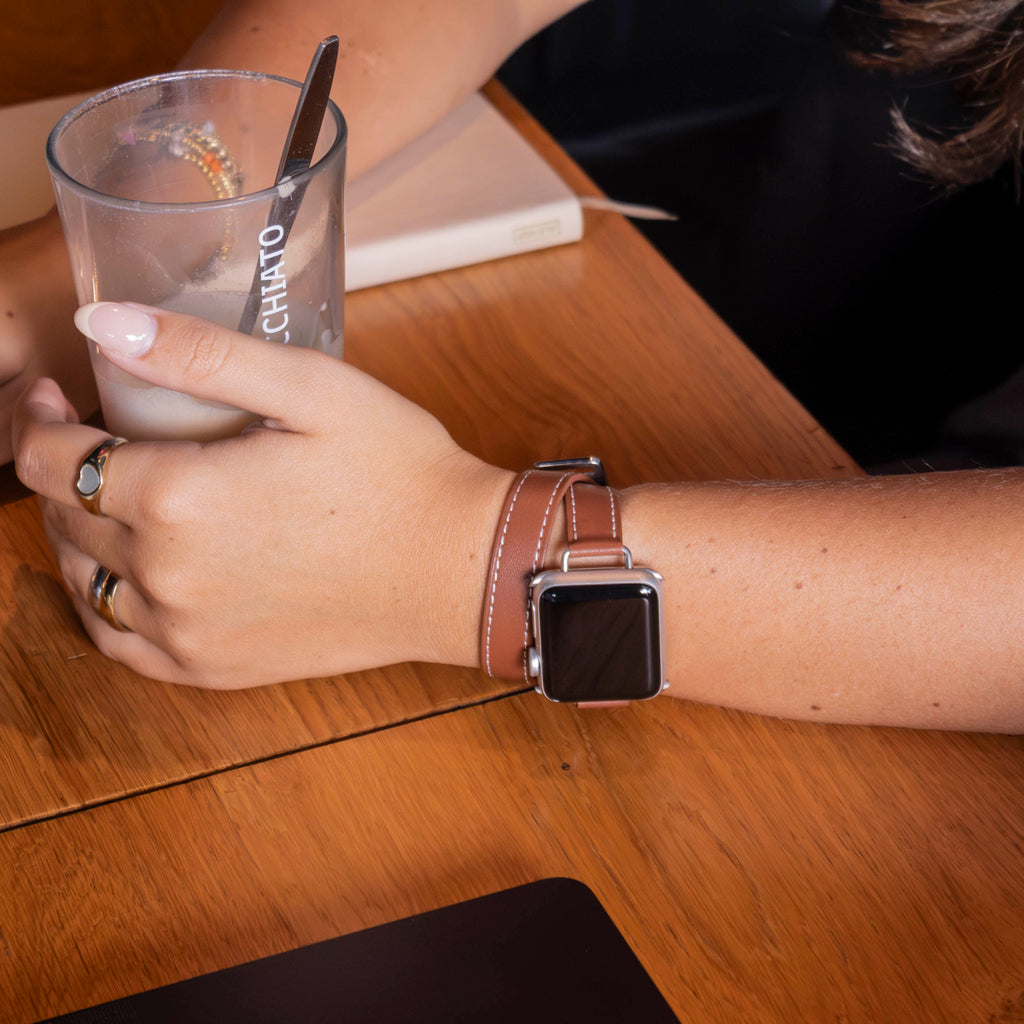 Apple-Watch-Doppelarmband — echtes Leder, kräftiges Braun