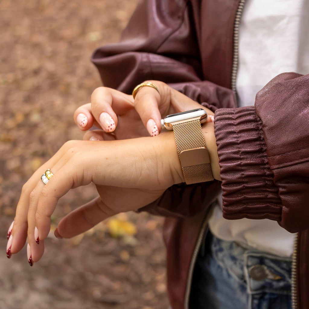 Apple Watch Milanese Band — Rose Gold Clasp Strap