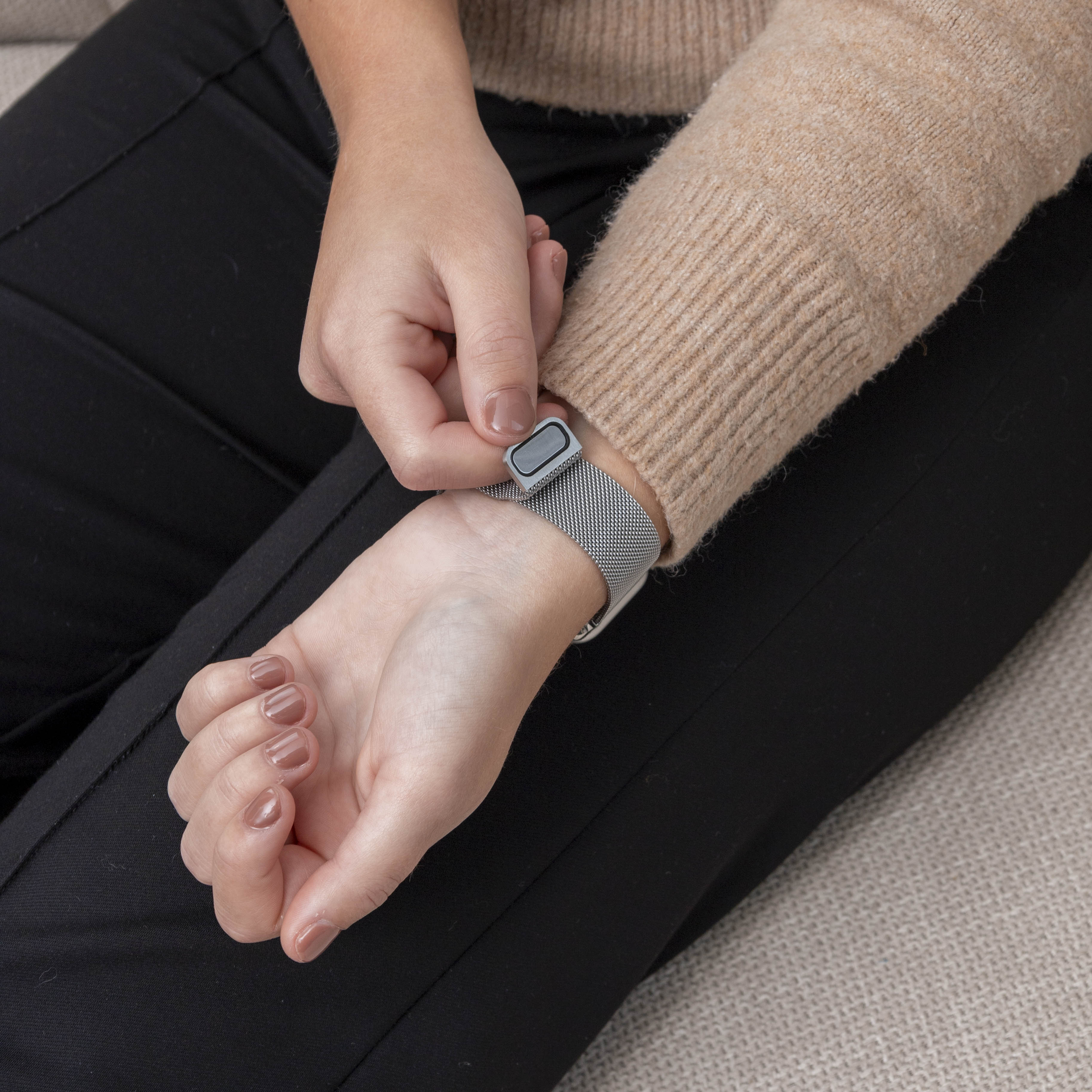 Silver Finish Edition Milanese Strap — Fitbit Inspire 3