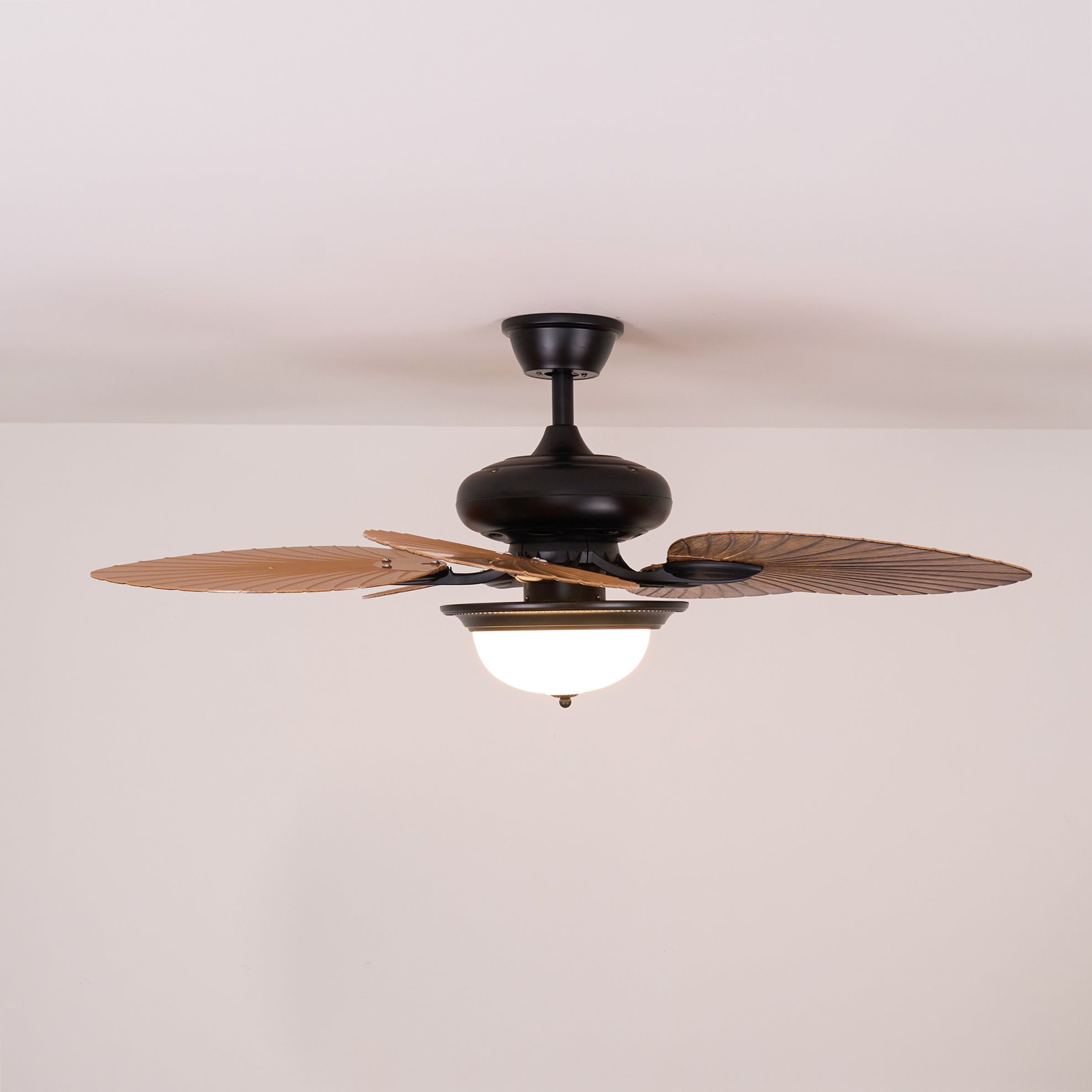 Tropical Wooden Ceiling Fan With Lighting And Six Speeds Remote Control
