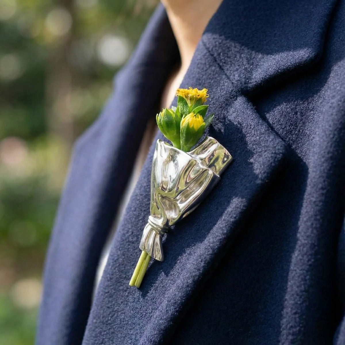 Broche portátil con jarrón — Abertura de 3-4cm para tallos de flores frescas
