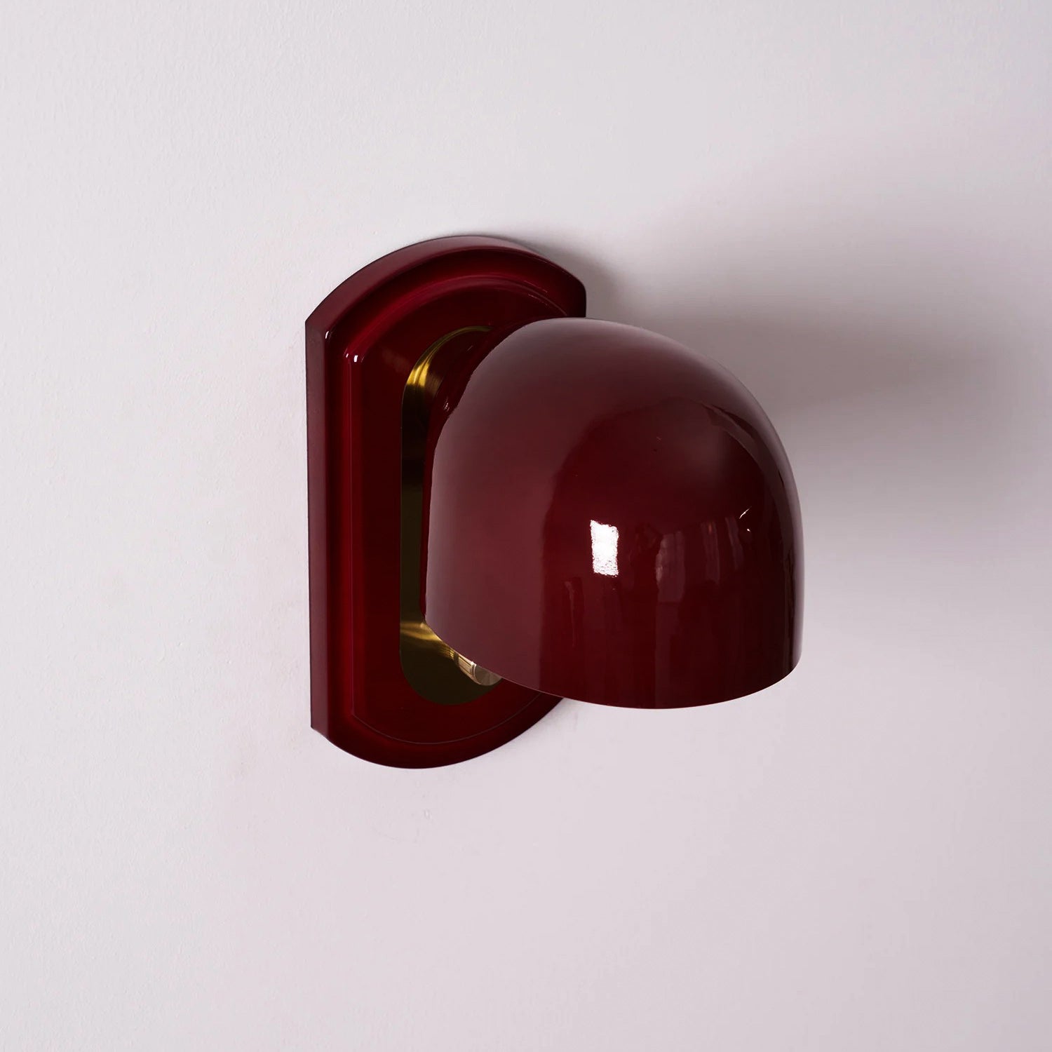 Crimson Glass Lampshade Wall Light For Living And Dining Rooms