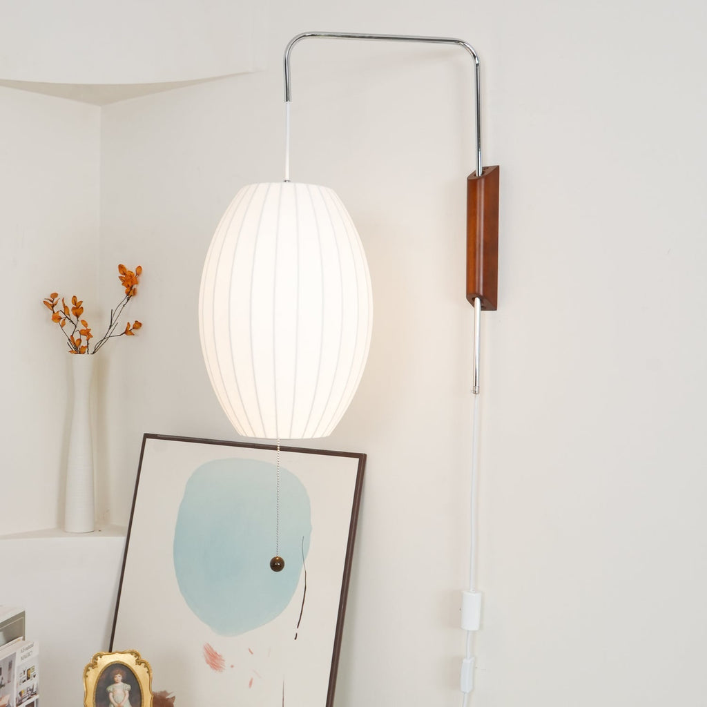 Nástěnná lampa z ořechového dřeva a bílé barvy s hedvábným stínidlem pro obývací pokoj a ložnici