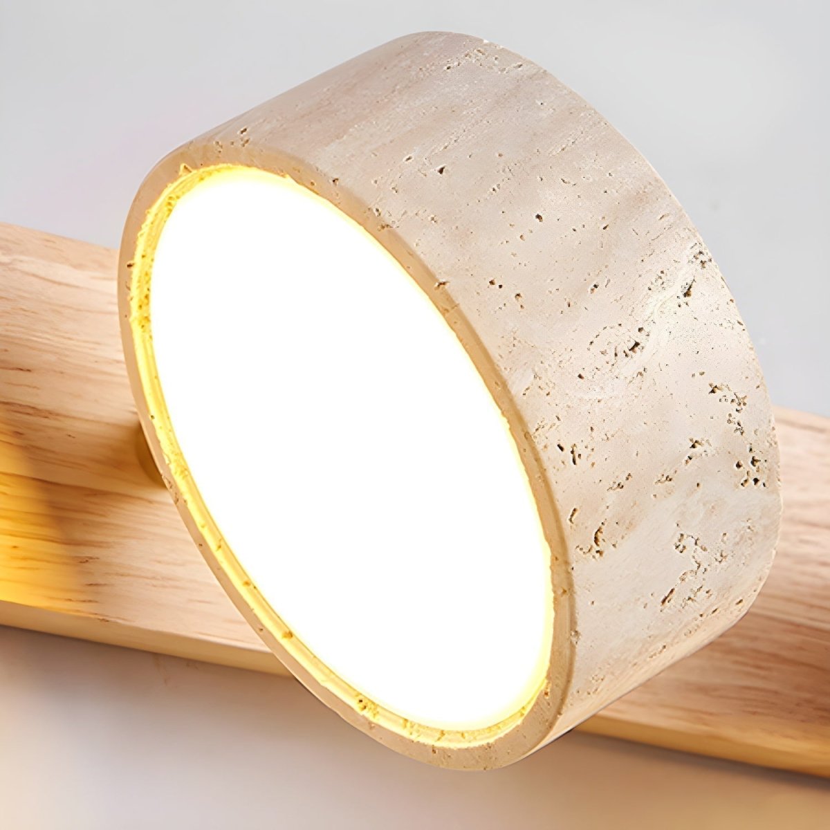 Aurelia LED-vegglampe i travertin — arkitekttegnet studiodesign