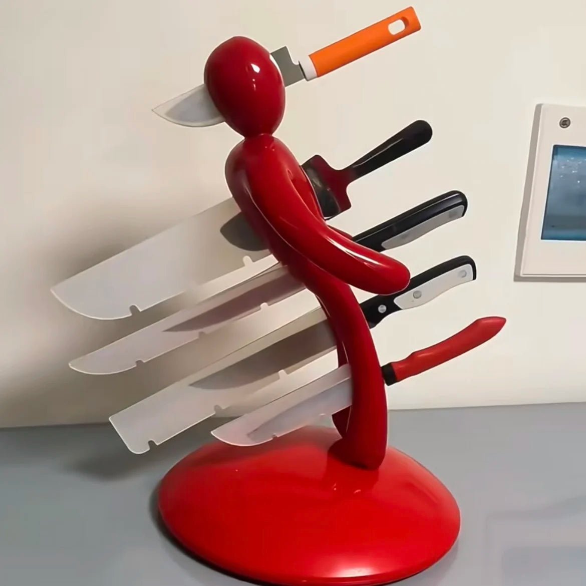 Portacuchillos humanoide ArtoForma — Organizador escultórico para encimera