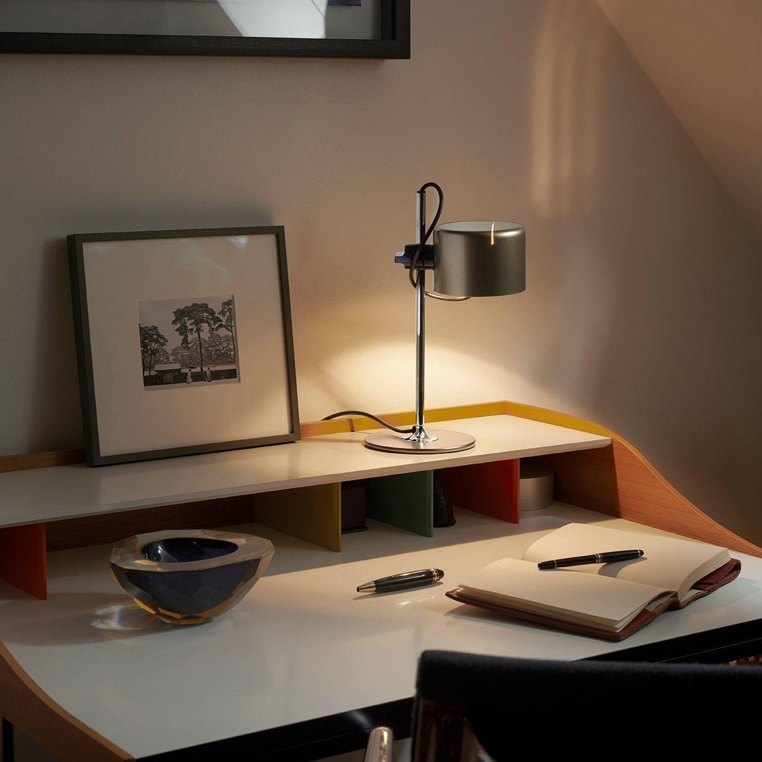 Industrial Metal Desk Lamp With Adjustable Arm And Multi-Directional Lighting