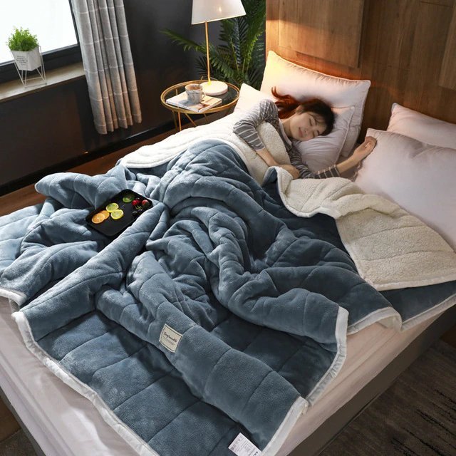 Couverture en polaire CozyWrap — Douceur semblable au velours