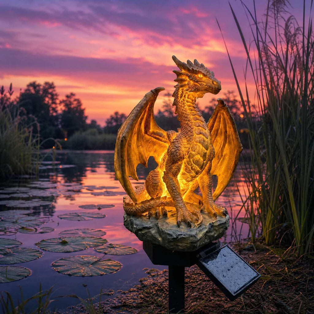 DRAGONORA gyllene solcellsdriven draklampa för trädgården — Skulptural dekor med glödande kolskimmer