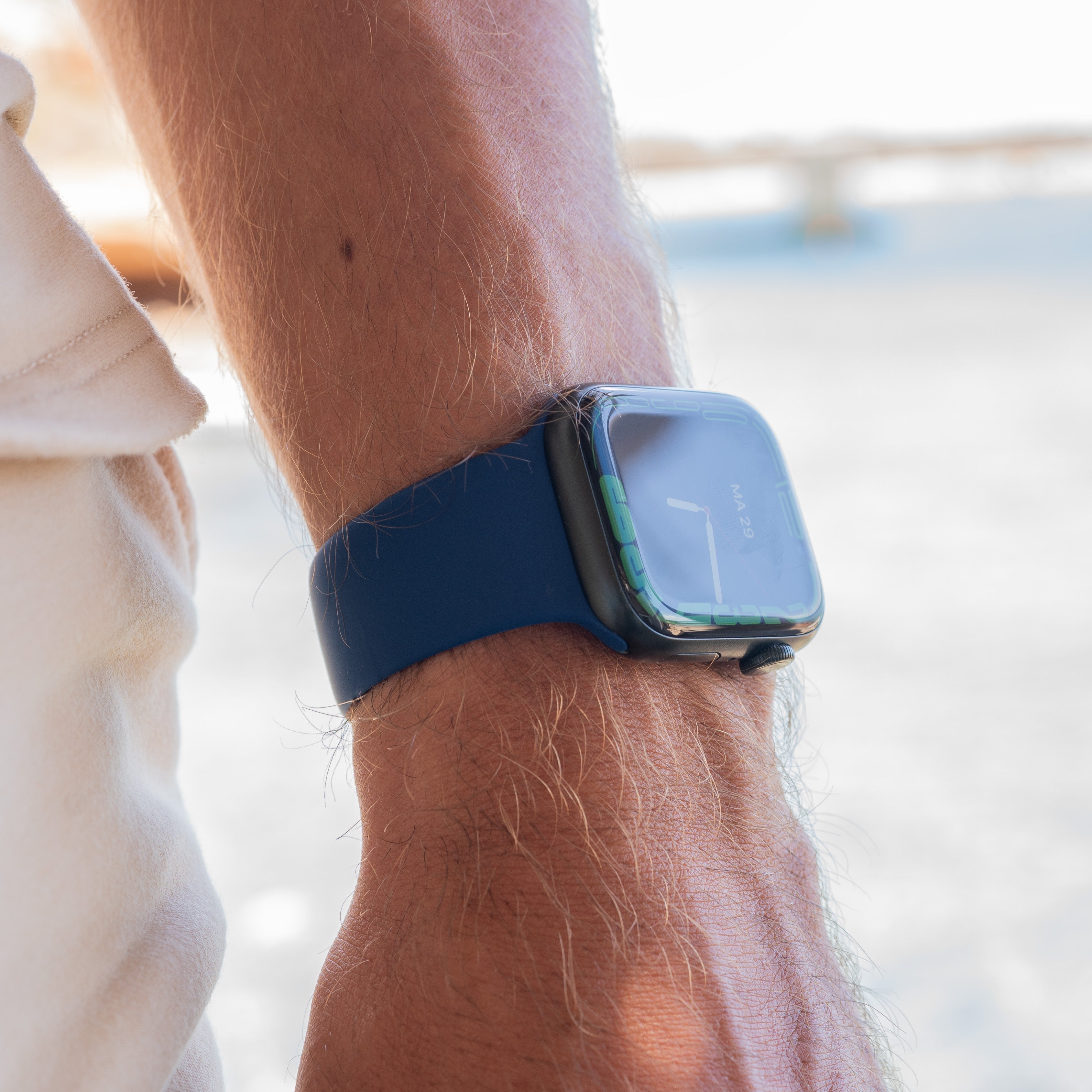 Blå silikonerem til Apple Watch — Let og sikker pasform