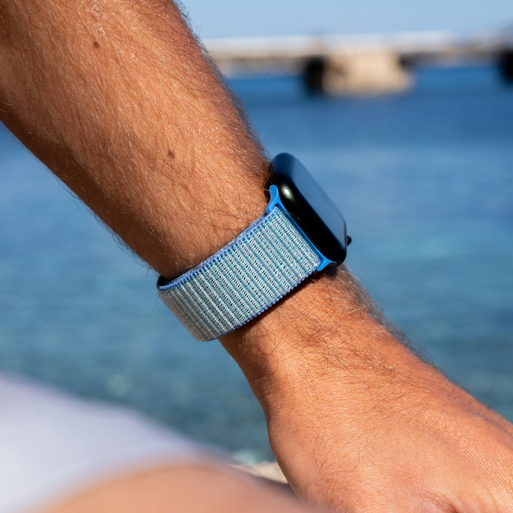 Blaues Nylonarmband für die Apple Watch – weiche Oberfläche, leicht elastisch