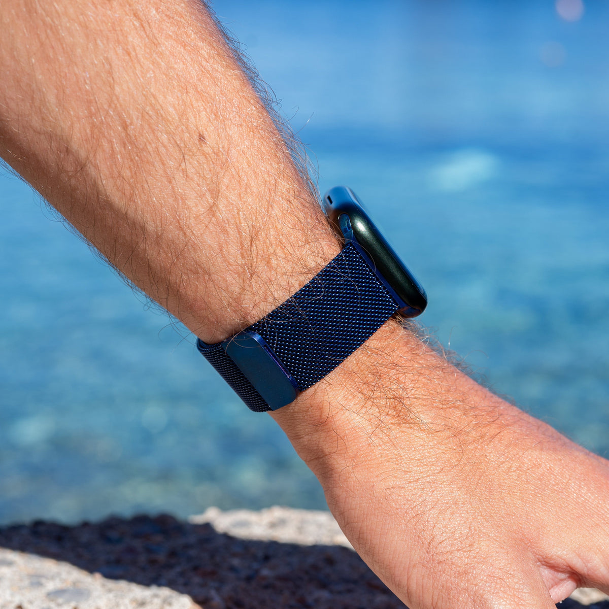 Cinturino milanese blu per Apple Watch — design ispirato all'Italia